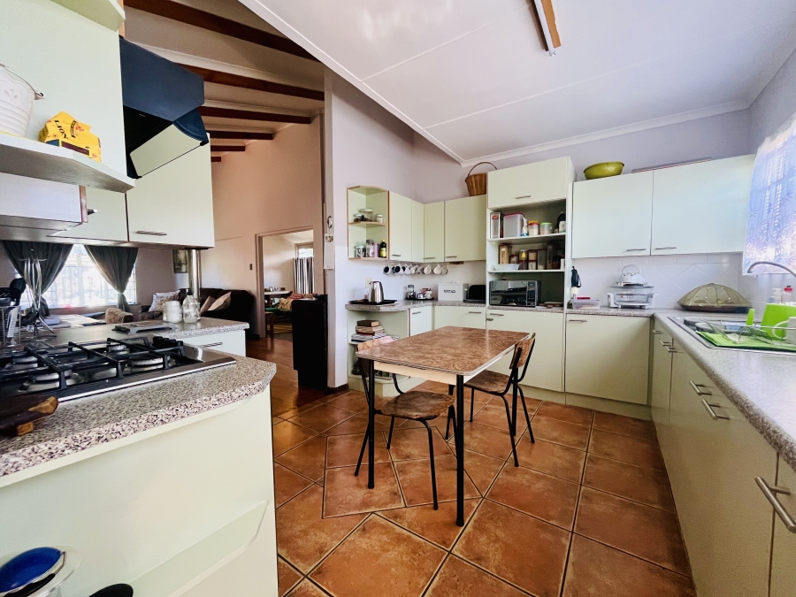 4 Bedroom Property for Sale in Sandbaai Western Cape